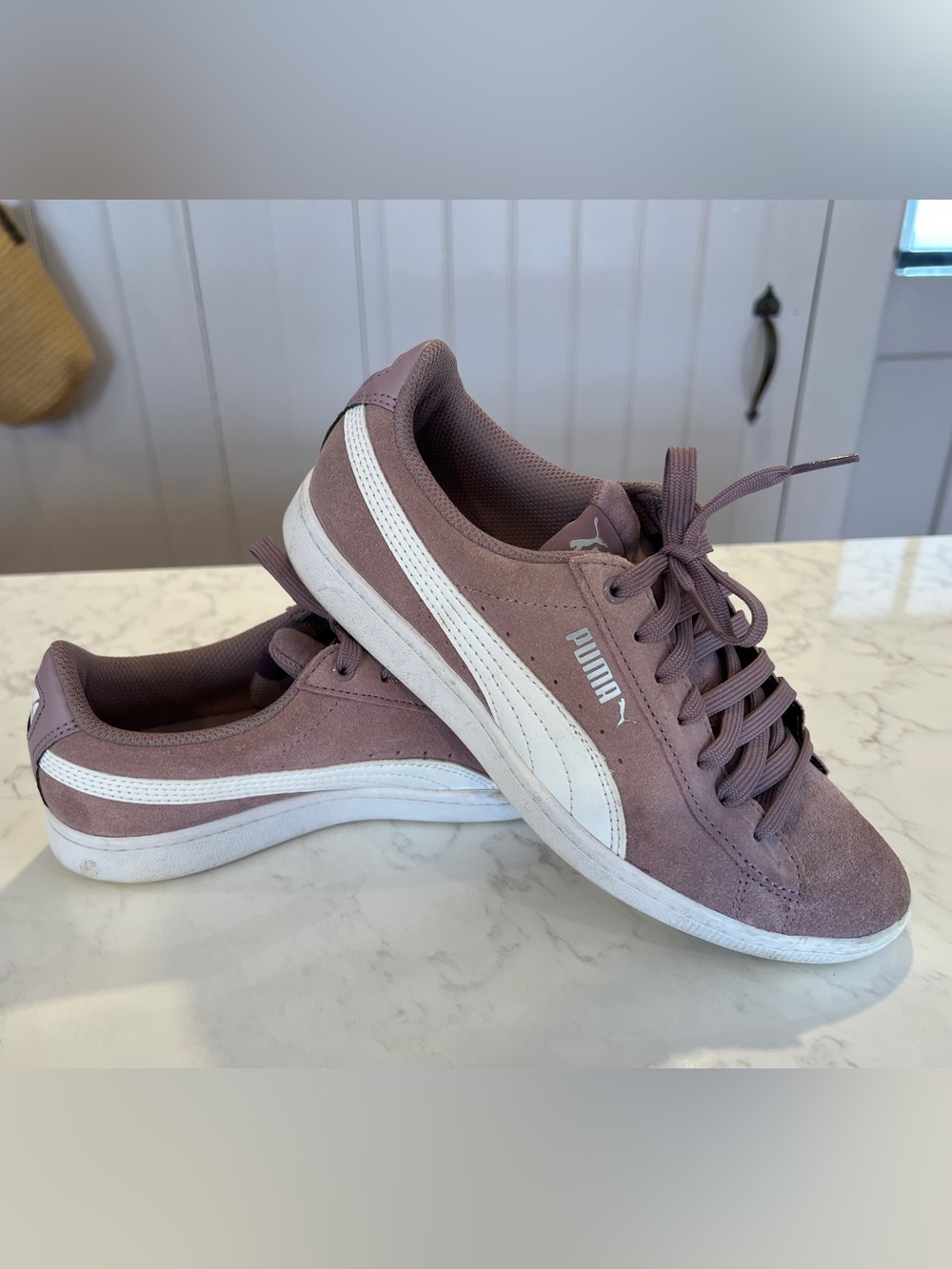 Puma Women's Suede Sneakers in Dusty Rose with White Formstrip, size 7